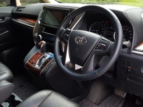 2017 Toyota Alphard