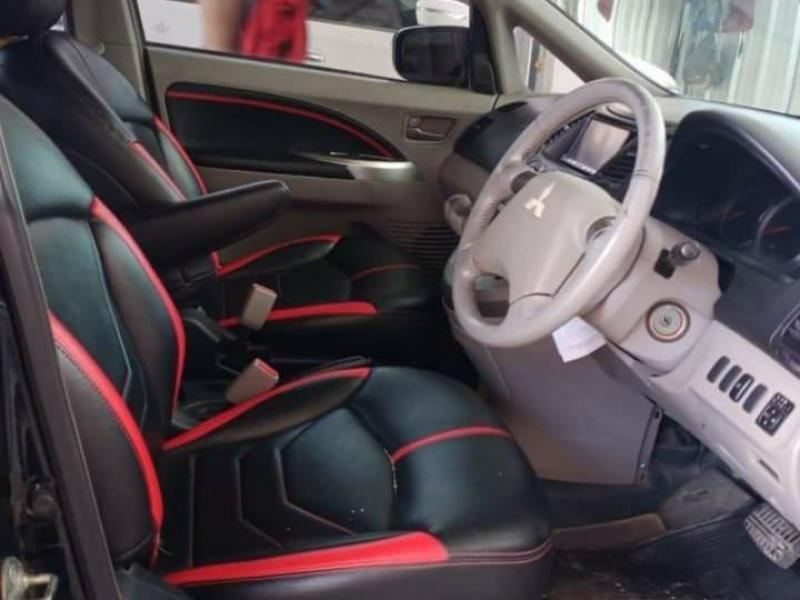 2005 Mitsubishi Grandis