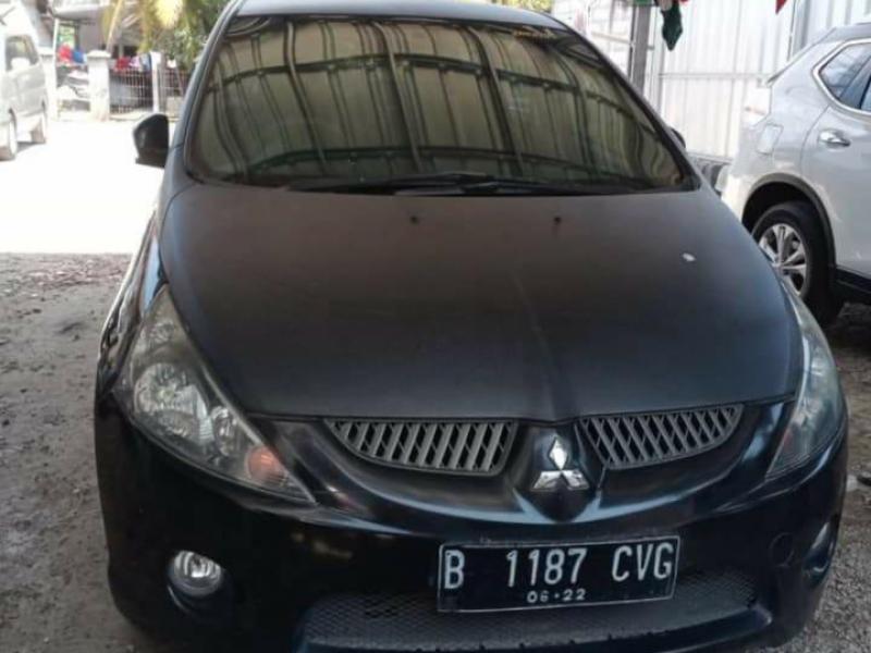 2005 Mitsubishi Grandis