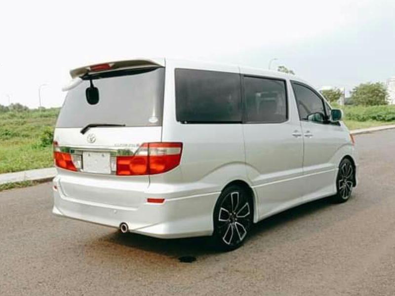 2004 Toyota Alphard