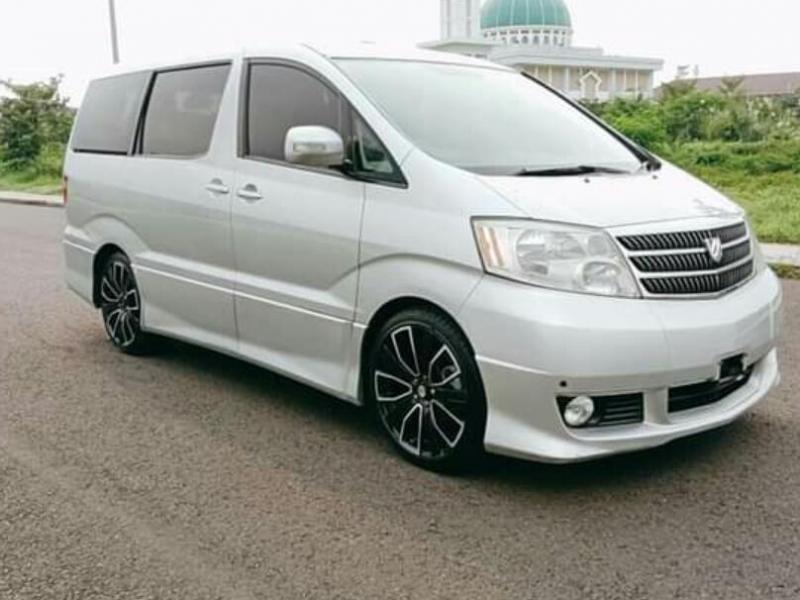 2004 Toyota Alphard
