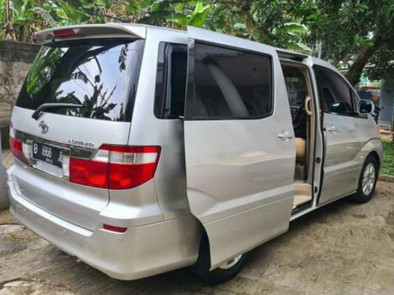 2005 Toyota Alphard