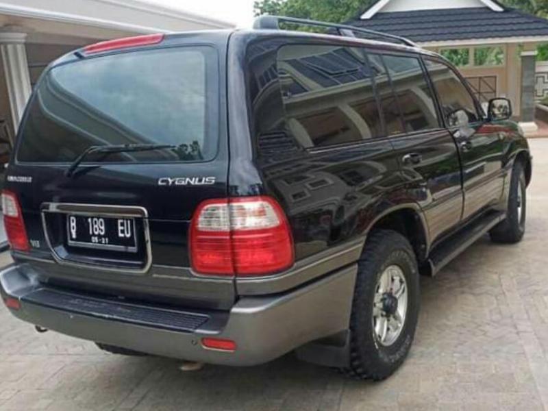 2001 Toyota Land Cruiser V8