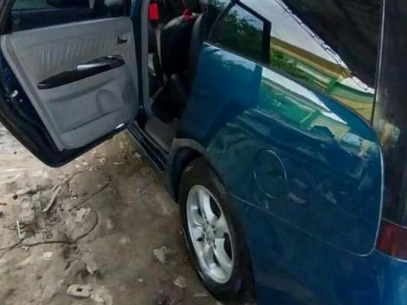 2005 Mitsubishi Grandis