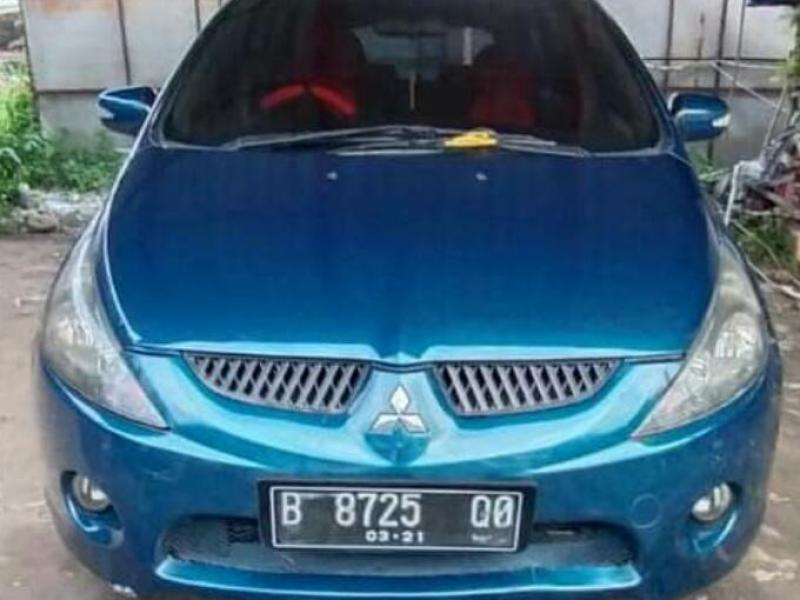 2005 Mitsubishi Grandis