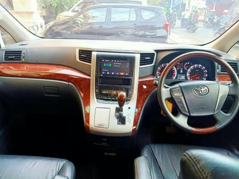 2011 Toyota Vellfire