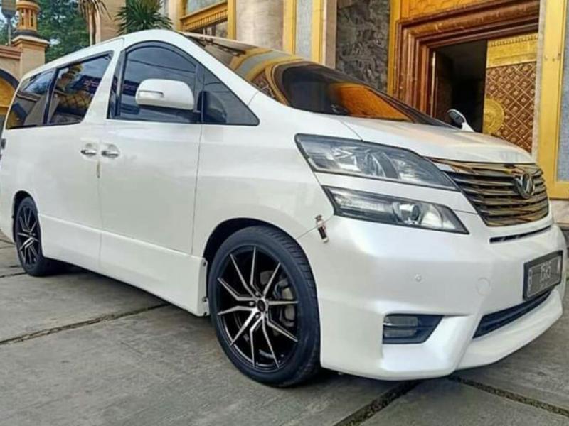 2011 Toyota Vellfire