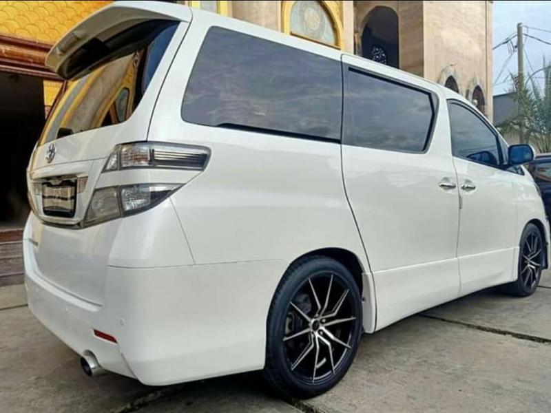 2011 Toyota Vellfire