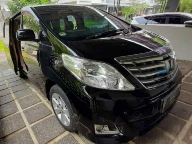 2012 Toyota Alphard