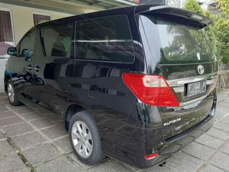 2012 Toyota Alphard