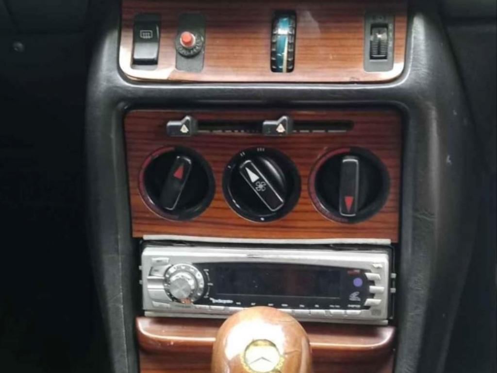 Mercedes-Benz 200E 1983