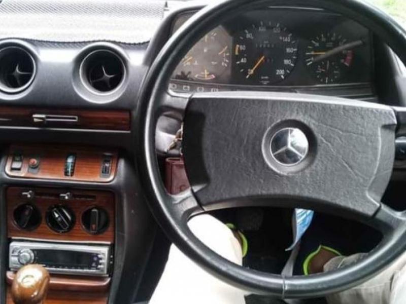 1983 Mercedes-Benz 200E