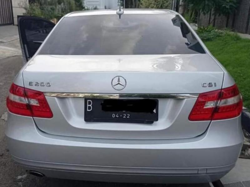 2011 Mercedes-Benz E200