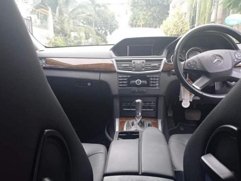 2011 Mercedes-Benz E200