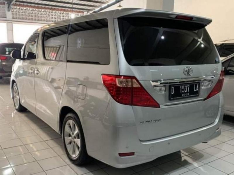 2011 Toyota Alphard