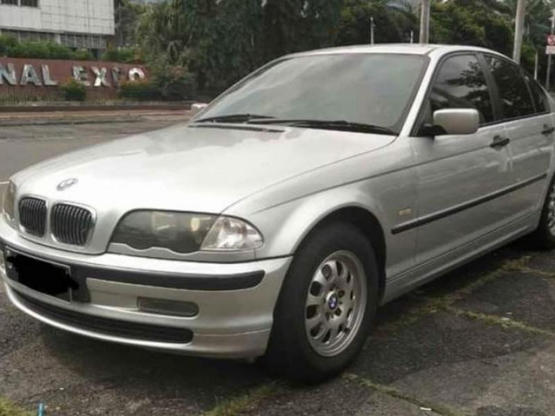2001 BMW 318i