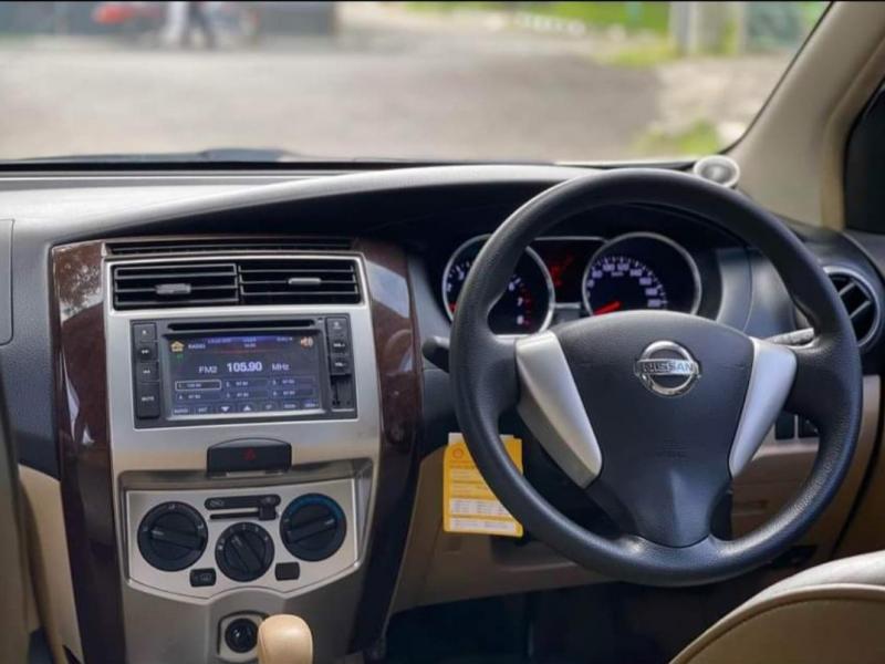 2014 Nissan Grand Livina