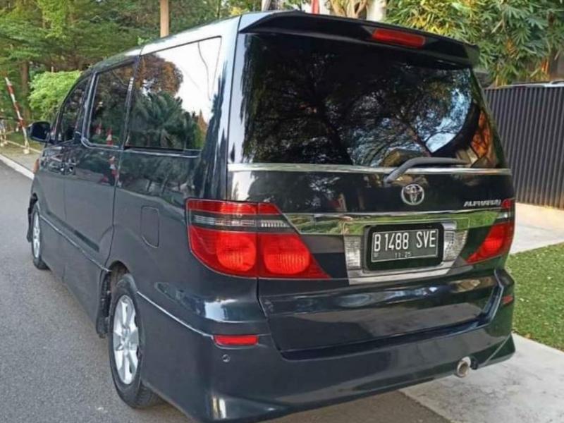 2005 Toyota Alphard