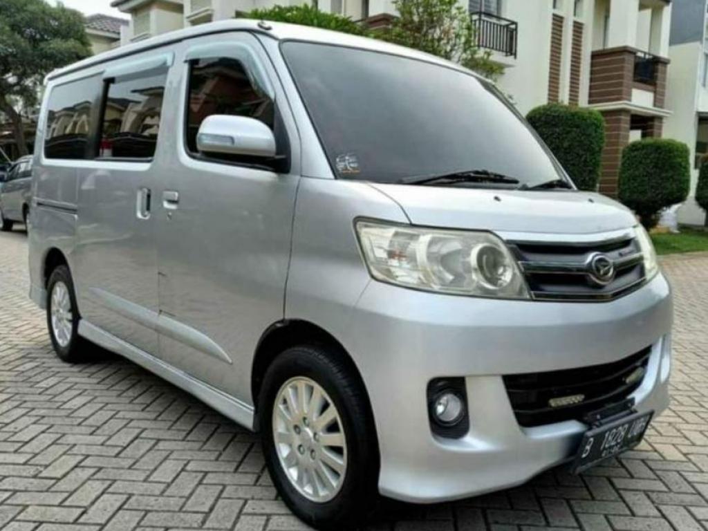 Daihatsu Luxio 2011