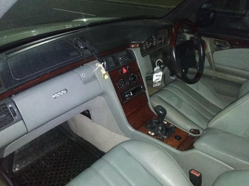 1996 Mercedes-Benz E230